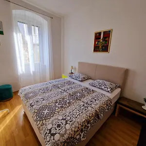 Downtown Nora Apartment