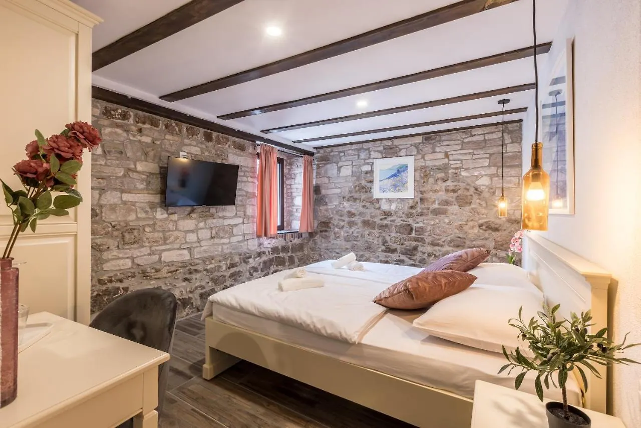 Old Town B&B Rooms Matusko Split 0*,  Croacia